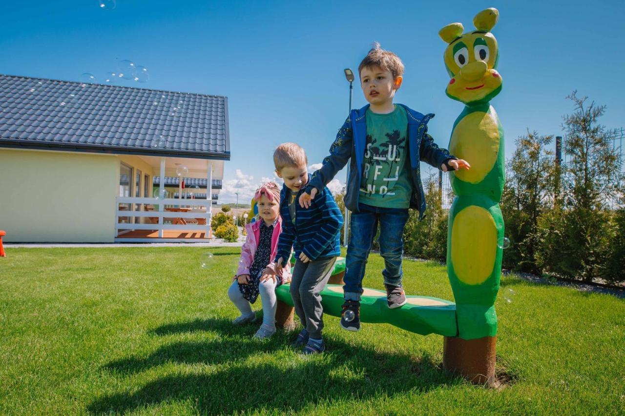Domki Bajkowe Wzgorze Боболін Екстер'єр фото